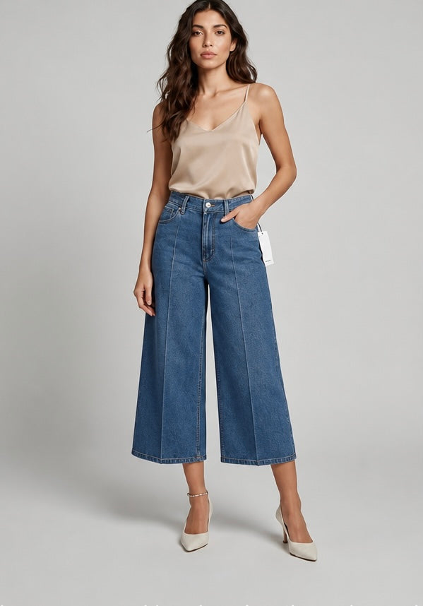 Wide leg crop